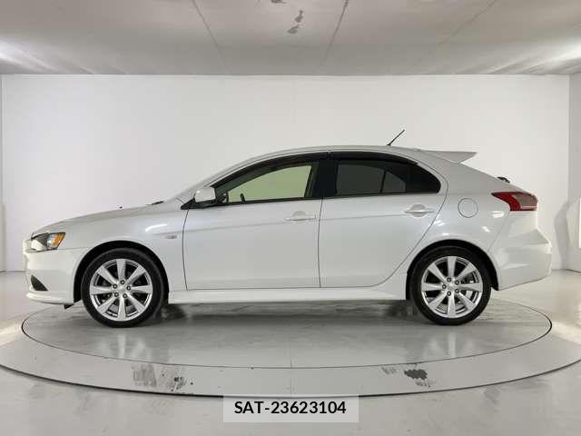 Mitsubishi GALANT FORTIS 2012-11 2029697-5