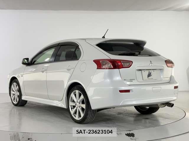 Mitsubishi GALANT FORTIS 2012-11 2029697-6