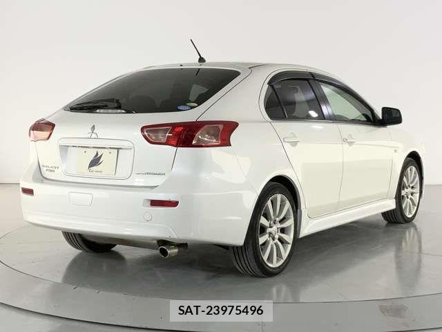 Mitsubishi GALANT FORTIS 2011-07 8457560-5