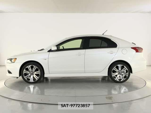 Mitsubishi GALANT FORTIS 2012-06 8849158-2