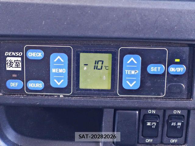Isuzu GIGA 2017-09 689194-3
