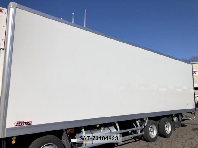 Isuzu GIGA 2021-03 1221418-9
