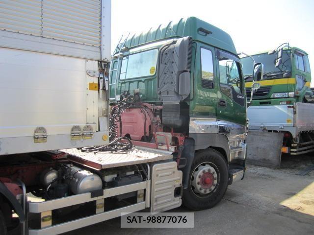 Isuzu GIGA 2011-11 1221378-2