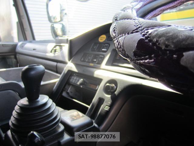 Isuzu GIGA 2011-11 1221378-3