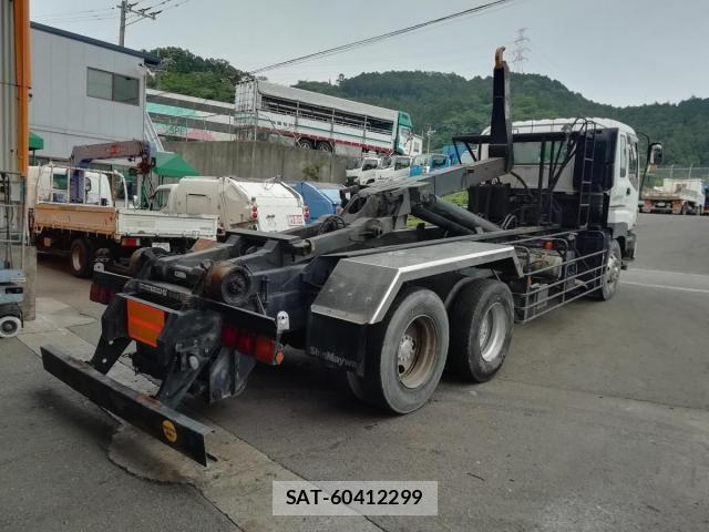 Isuzu GIGA 2005-12 1221373-4