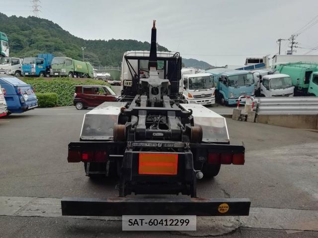 Isuzu GIGA 2005-12 1221373-5