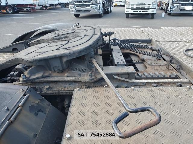 Isuzu GIGA 2011-11 1221379-9
