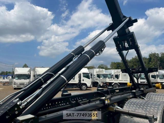 Isuzu GIGA 2024-03 1236156-8