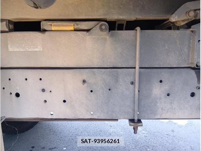 Isuzu GIGA 2016-02 1297610-17