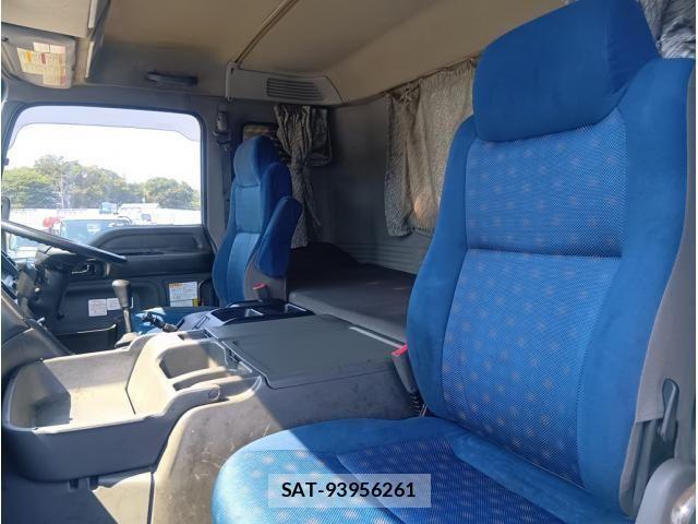 Isuzu GIGA 2016-02 1297610-22
