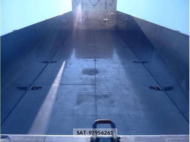 Isuzu GIGA 2016-02 1297610-8