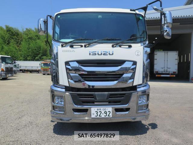 Isuzu GIGA 2016-10 1184122-1