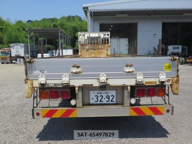 Isuzu GIGA 2016-10 1184122-6
