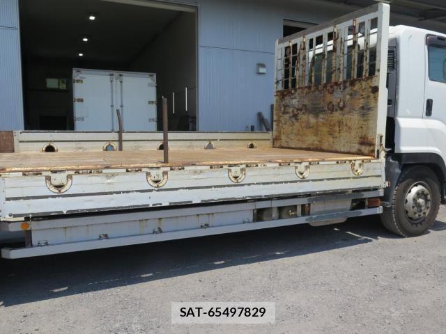 Isuzu GIGA 2016-10 1184122-18