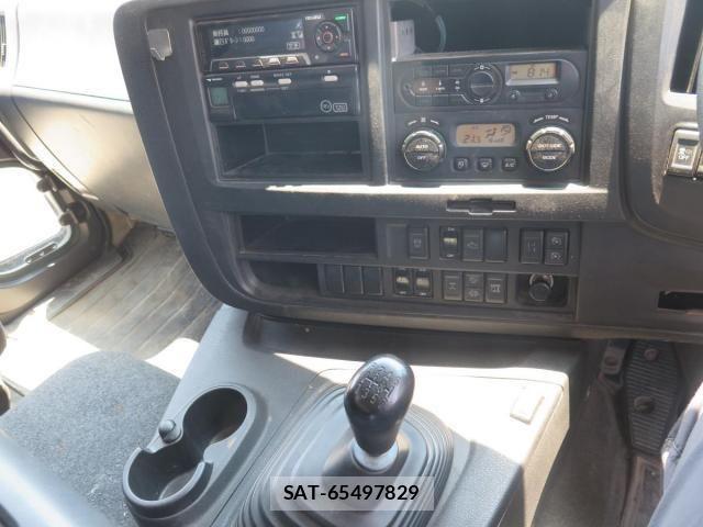 Isuzu GIGA 2016-10 1184122-24
