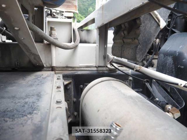 Isuzu GIGA 2012-06 1146826-15
