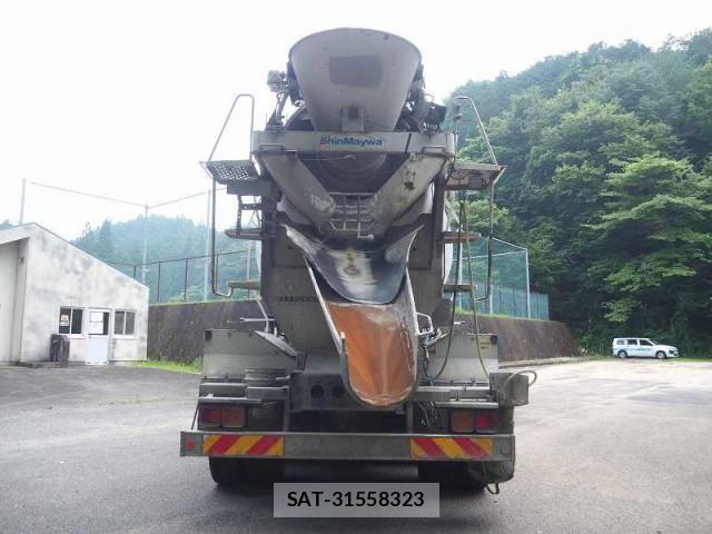 Isuzu GIGA 2012-06 1146826-23