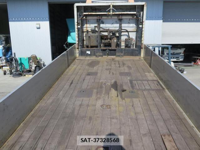 Isuzu GIGA 2015-05 695717-22