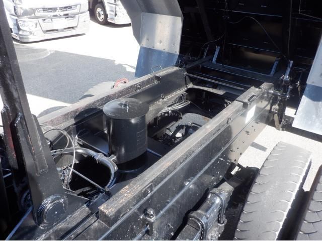 Isuzu GIGA 2016-07 1464950-23