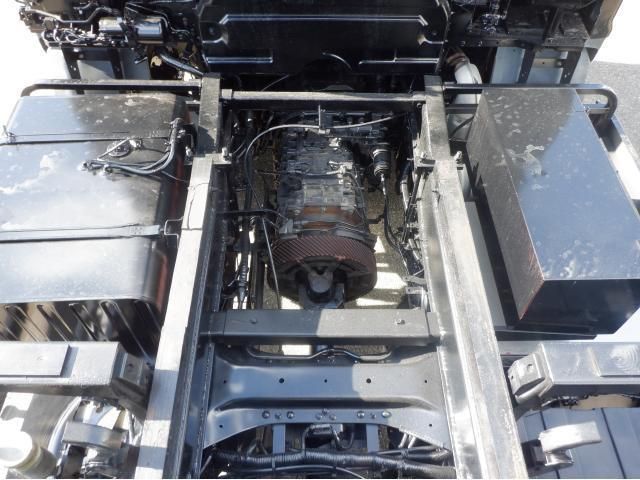 Isuzu GIGA 2016-07 1464950-24