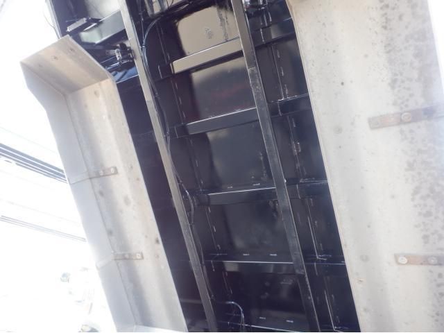 Isuzu GIGA 2016-07 1464950-8