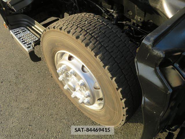Isuzu GIGA 2010-03 490514-17