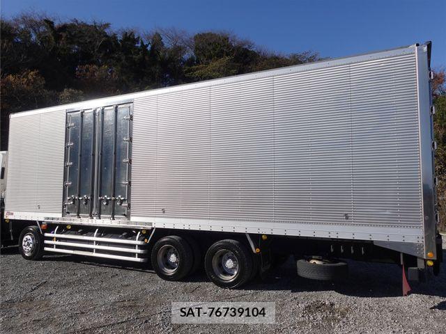 Isuzu GIGA 2017-08 2099495-12