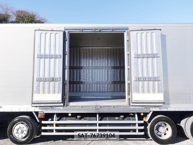 Isuzu GIGA 2017-08 2099495-13