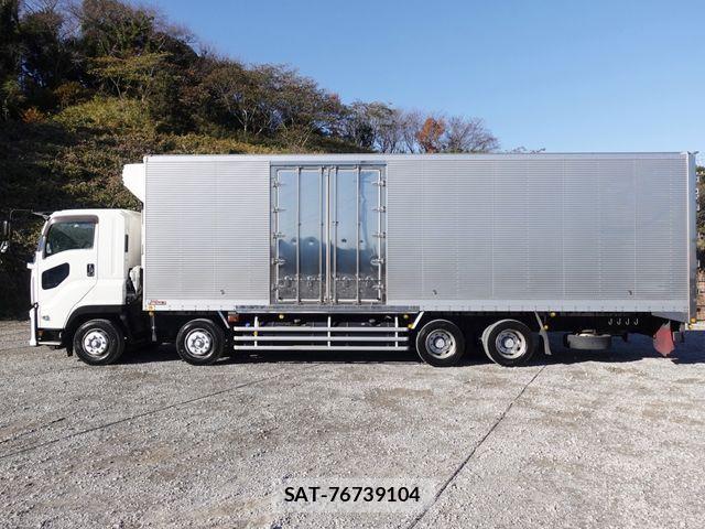 Isuzu GIGA 2017-08 2099495-14