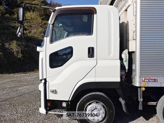 Isuzu GIGA 2017-08 2099495-16