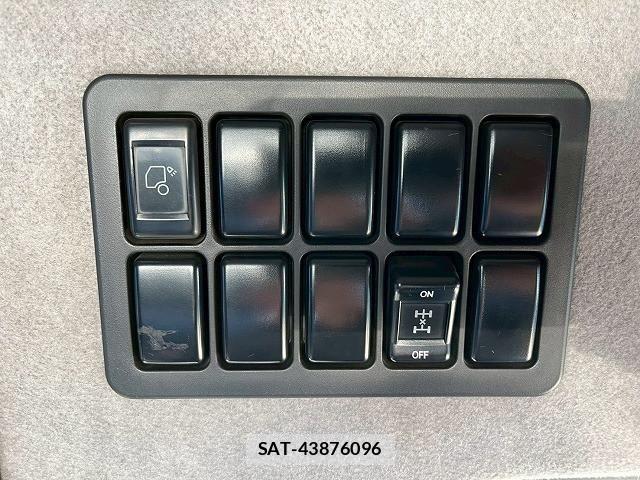 Isuzu GIGA 2014-10 2316544-27