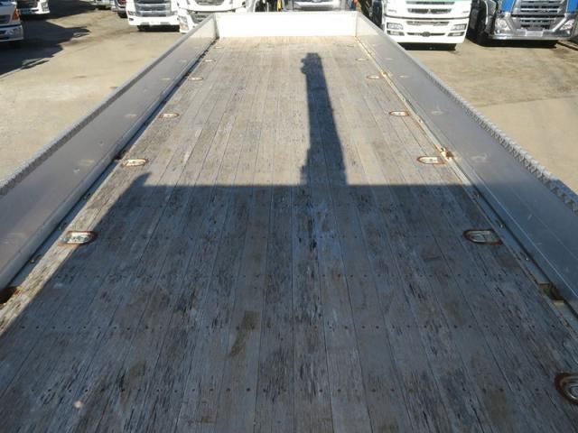 Isuzu GIGA 2020-03 2324679-9