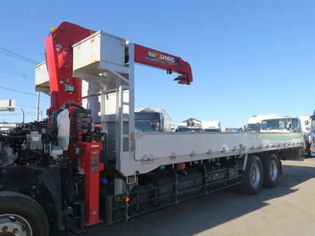 Isuzu GIGA 2020-03 2324679-11
