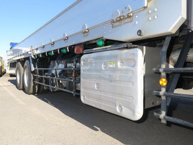 Isuzu GIGA 2020-03 2324679-13