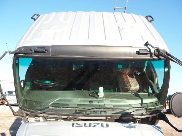 Isuzu GIGA 2015-01 2385892-9