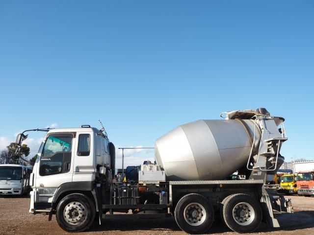 Isuzu GIGA 2015-01 2385892-1