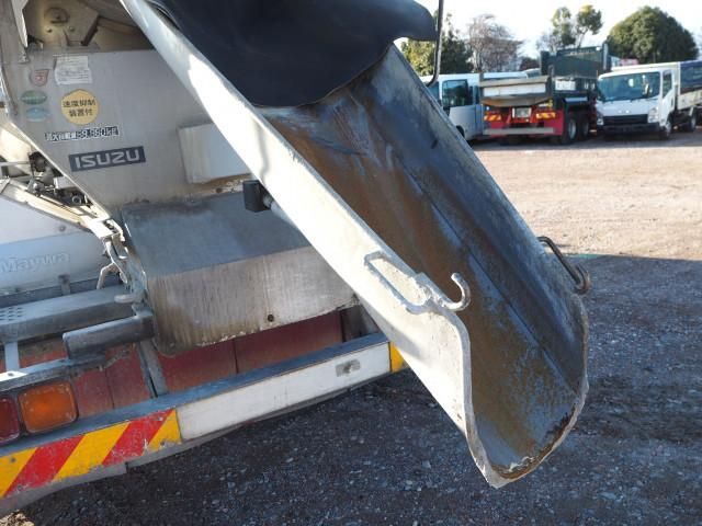 Isuzu GIGA 2015-01 2385892-26