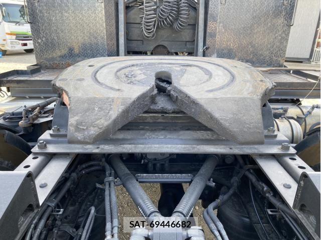 Isuzu GIGA 2018-03 2665683-9