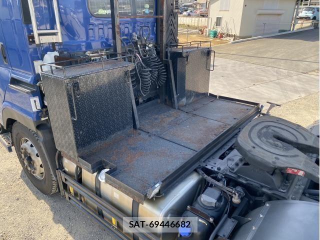 Isuzu GIGA 2018-03 2665683-11