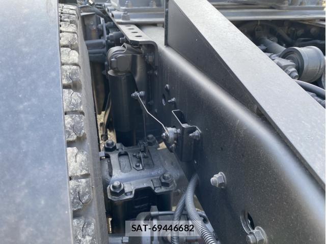 Isuzu GIGA 2018-03 2665683-14