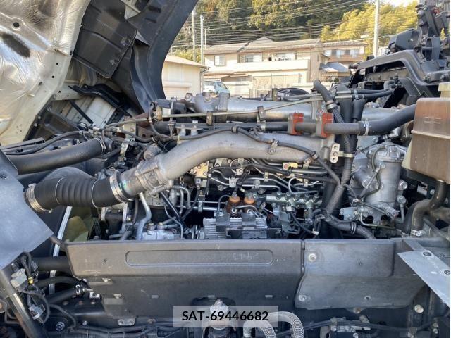 Isuzu GIGA 2018-03 2665683-24
