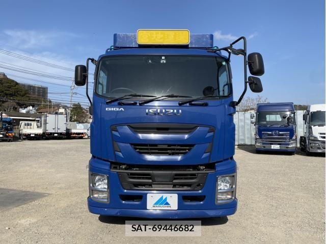 Isuzu GIGA 2018-03 2665683-4