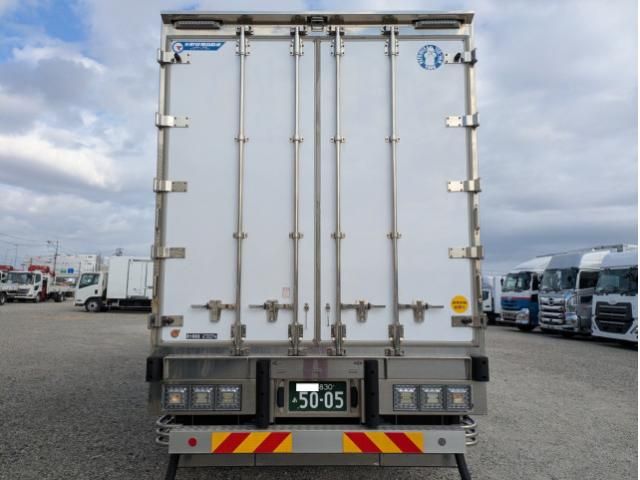 Isuzu GIGA 2023-11 2709488-9