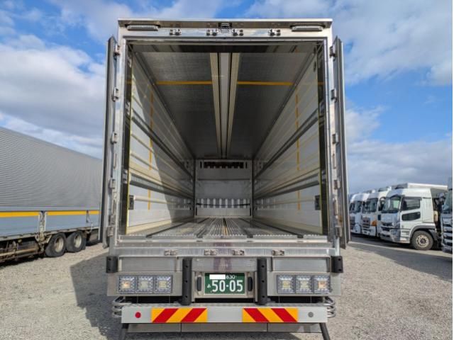 Isuzu GIGA 2023-11 2709488-10
