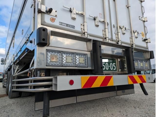 Isuzu GIGA 2023-11 2709488-6