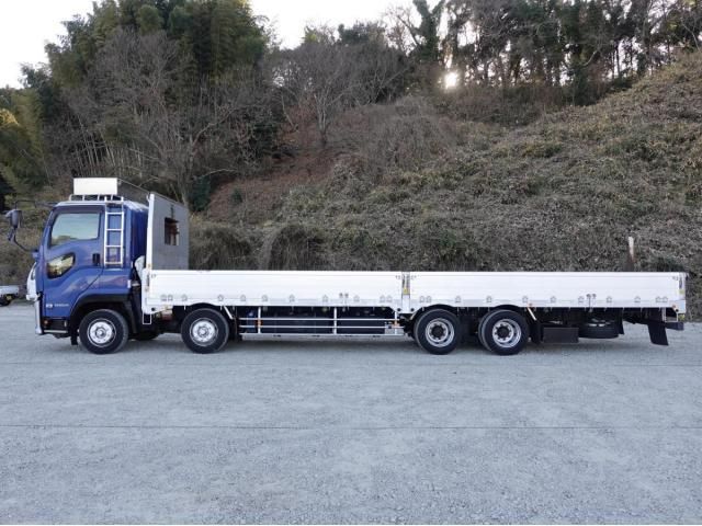 Isuzu GIGA 2017-03 3000808-9