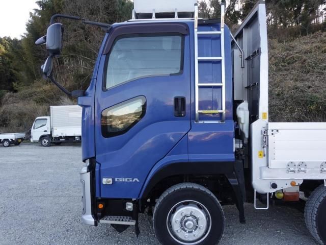 Isuzu GIGA 2017-03 3000808-10