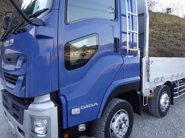 Isuzu GIGA 2017-03 3000808-11