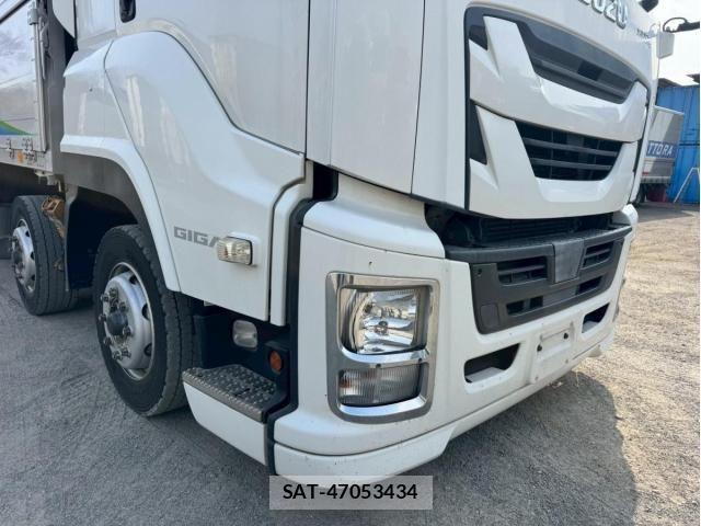 Isuzu GIGA 2019-02 3670625-9