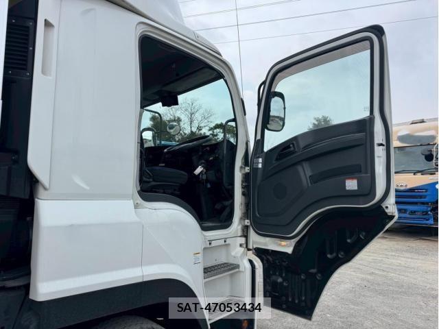 Isuzu GIGA 2019-02 3670625-27
